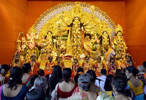 Durga Puja can cause third wave in West Bengal and citizens can only ...