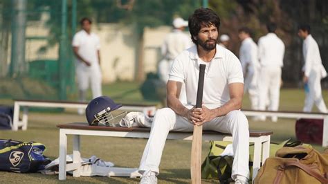 Jersey movie review: Shahid Kapoor hits a century in a film that's just ...