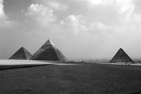 ancient egypt old B&W photos | Great Pyramids of Giza in Black & White ...