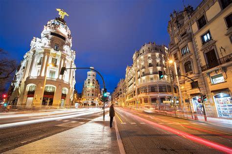 Calle Gran Vía in Madrid - Explore, Shop and Dine Along One of Madrid’s ...