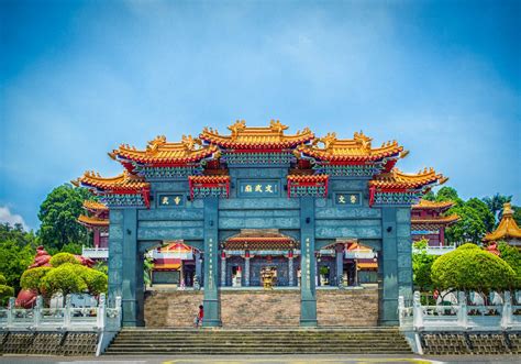 Temple images around Chengdu - RenLok | Temple, Chengdu, Sun moon lake