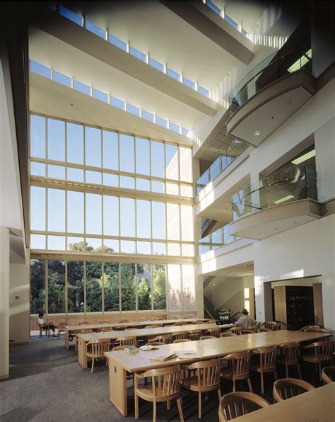 UCLA Anderson School of Management | Pei Cobb Freed & Partners