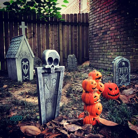 Diy Halloween Decorations Outdoor Headstones