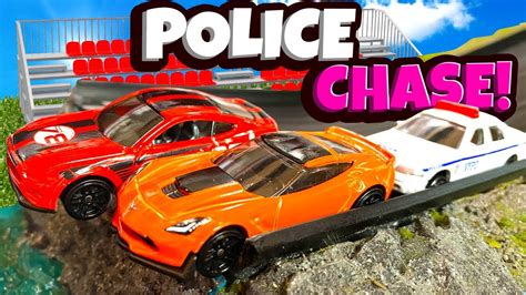 Cops VS Robbers Police Chase with Fast Diecast Cars! (CRL Diecast ...