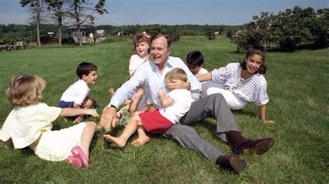 PHOTOS: Hundreds of Bush family photos | wfaa.com