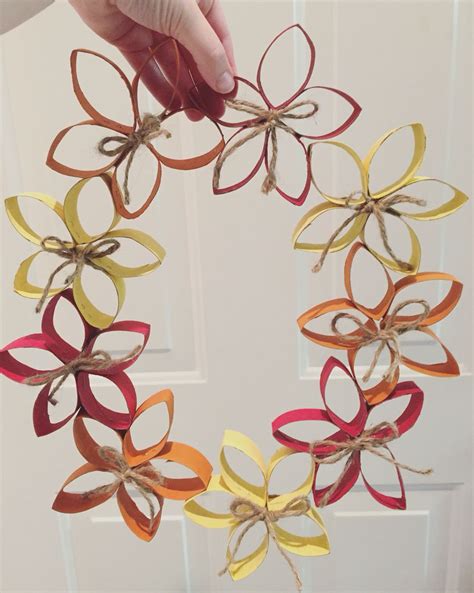 Fall wreath using toilet paper rolls