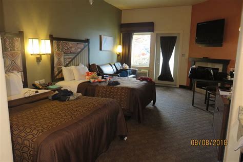 Kalahari Resorts & Conventions - Sandusky Rooms: Pictures & Reviews ...