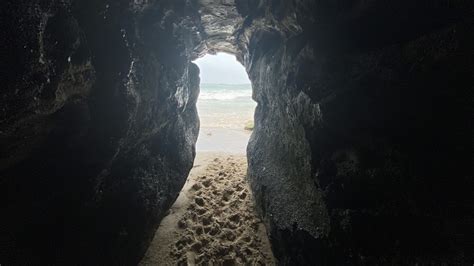 The imposing and stunning Caves Beach in NSW - A Travelling Jack