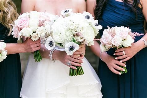 The Bride's Guide to 7 Popular Types of Wedding Bouquets