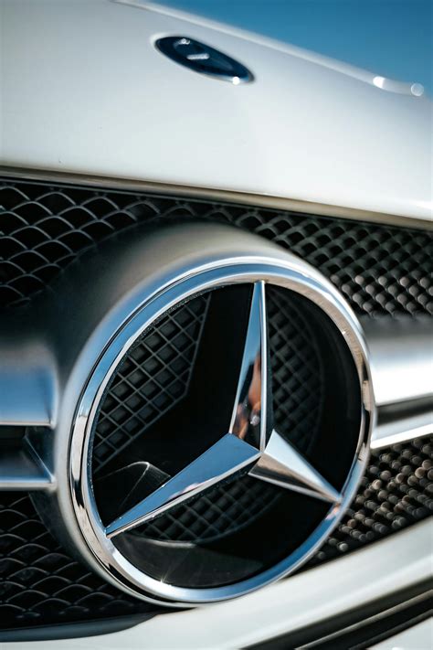 Black and Silver Mercedes Benz Emblem · Free Stock Photo