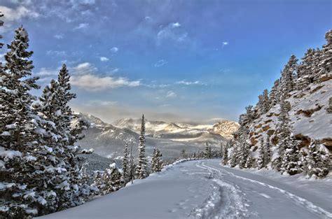 3 Short Snow Hikes in Rocky Mountain National Park - Trailing Away