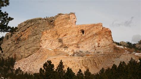 The Slow Carving Of The Crazy Horse Monument | Crazy horse, Horses ...