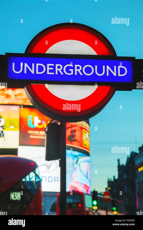 London underground sign Stock Photo - Alamy