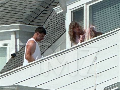 Taylor Swift and Travis Kelce Relaxing at Rhode Island Beach House