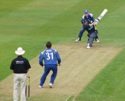 Michael Clarke batting for The Hawks | ESPNcricinfo.com