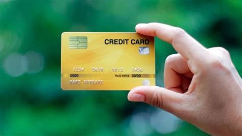 How to Apply for a Credit Card for the First Time