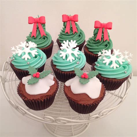 20 Cute Christmas Cupcake Decorating Ideas