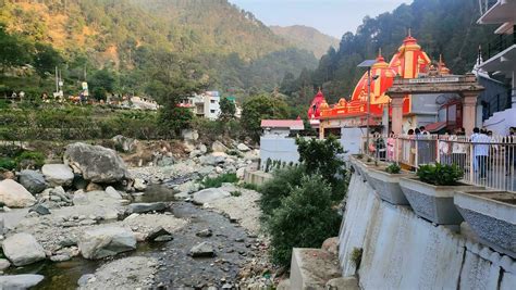 Baba Neem karoli ka Ashram Kainchi Dhama small temple is surrounded by ...