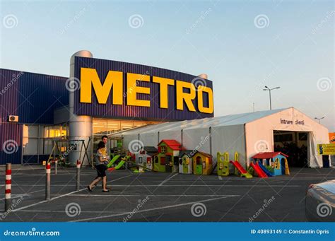 Metro Cash&carry Supermarket Editorial Stock Image - Image of market ...