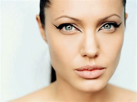 Latest Celebrity Photos: Angelina Jolie Wallpapers