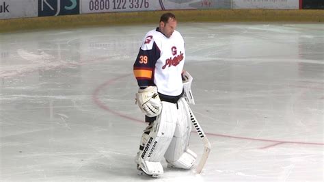 Petr Cech Makes Ice Hockey Debut For Guildford Phoenix - YouTube