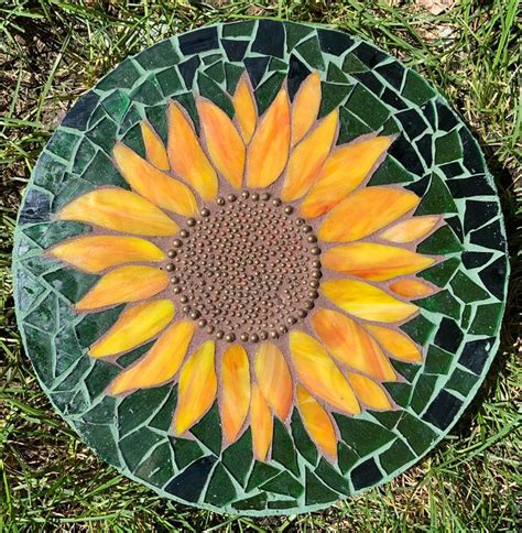 Sunflower Mosaic | Sunflower mosaic, Mosaic garden art, Mosaic art projects