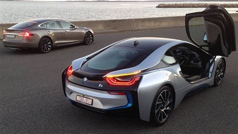 2015 BMW i8 vs Tesla Model S | hybrid vs electric | CarsGuide