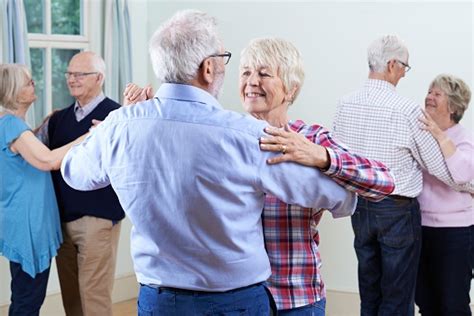 4 Ways for Seniors to Include Dancing in Their Lives