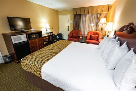 Anaheim Camelot Inn & Suites Hotel Review - Disney Tourist Blog