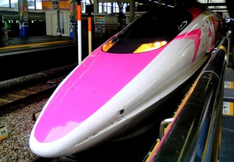 Hello Kitty Shinkansen Timetable & Station