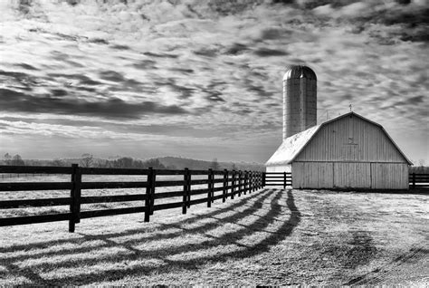 Fotos gratis : paisaje, nube, en blanco y negro, la carretera, granja ...