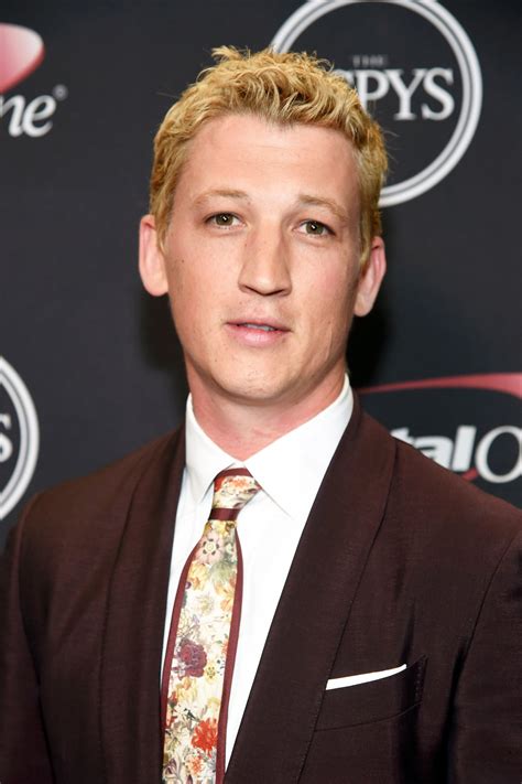 Miles Teller Debuted Blonde Hair, Eyebrows at the 2016 ESPYS