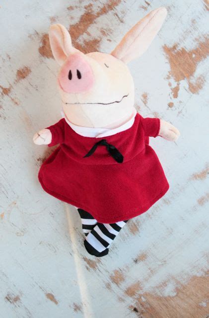 blue eyed freckle: Olivia the Pig--Costume Tutorial