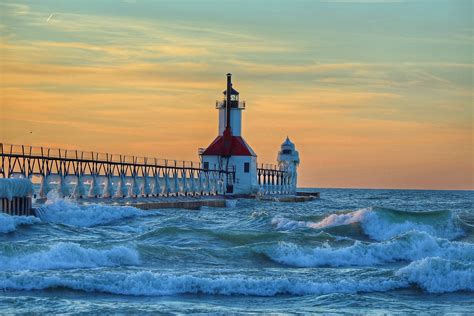 Vacation Homes near Silver Beach, Michigan: House Rentals & More | Vrbo