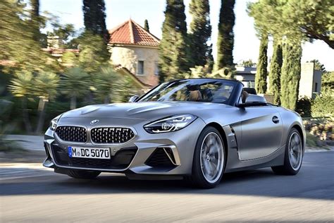 Bmw Z4 : Explore a fascinating sports car with powerful engines ...