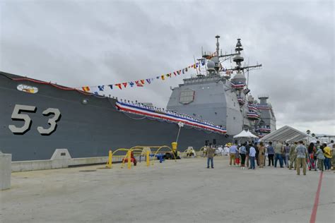 Cruiser USS Mobile Bay (CG 53) retires after over 36 years of service ...