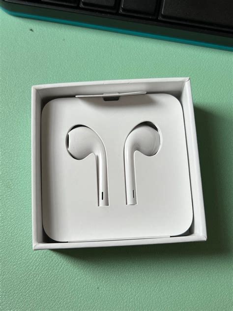 Apple Earpods Lightning - Original, Audio, Earphones on Carousell