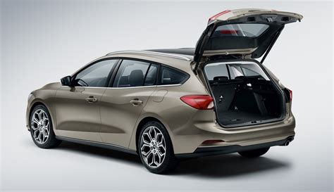 2019 Ford Focus Mk4 debuts – three body-styles, six trim levels ...