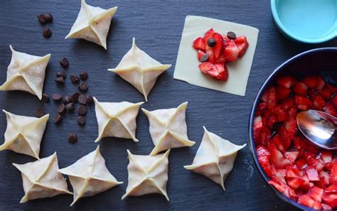 Pixel Whisk: Strawberry-Chocolate Dessert Dumplings