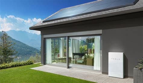 Tesla offers new solar rental program