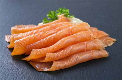 How to Make Lox at Home: Differences Between Lox and Smoked Salmon and ...