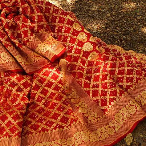 Red Pure Georgette Banarasi Bandhani Handloom Saree - Tilfi