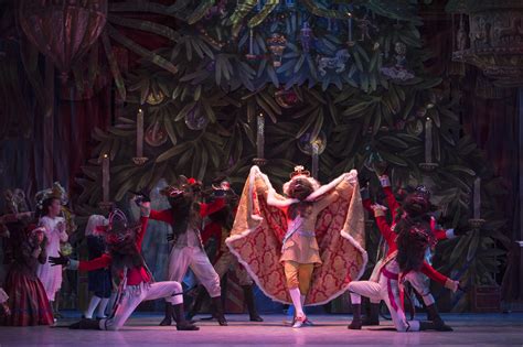 ‘Nutcracker’ ballet returns to Warner Theatre with D.C. twist - WTOP News