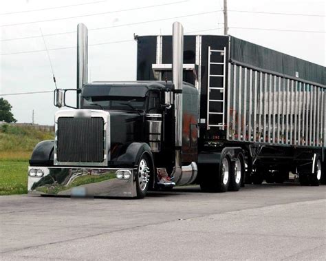 Peterbilt's Most Famous Models Specs- Peterbilt 389 - Truck Lovers