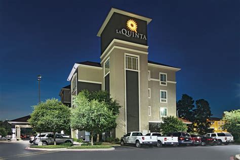 La Quinta Inn & Suites by Wyndham San Antonio Northwest | San Antonio ...