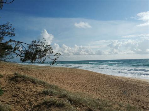 Warana Beach - Surf Conditions, Tide Times, Weather, Accommodation, Qld