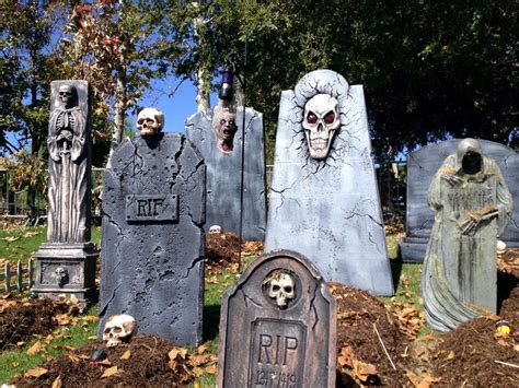 7 best Halloween graveyard images on Pinterest | Halloween decorating ...