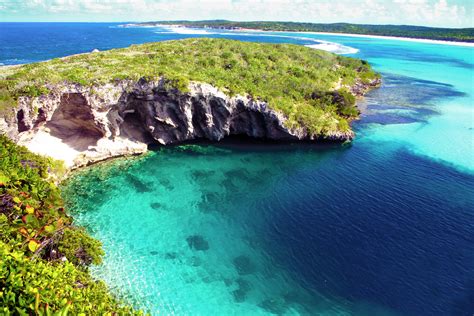 Dean's Blue Hole, Long Island, Bahamas - Second Deepest Bluehole in the ...