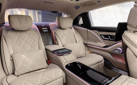 Step Inside the Pinnacle of Luxury That Is the 2021 Mercedes-Maybach S ...