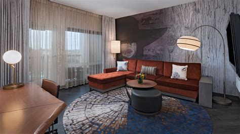 Contemporary Hotel in The Woodlands, Texas | Hyatt Centric The Woodlands